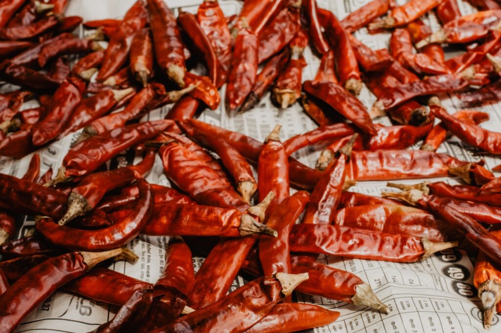 Chopped dry Kashmiri red chilli refers